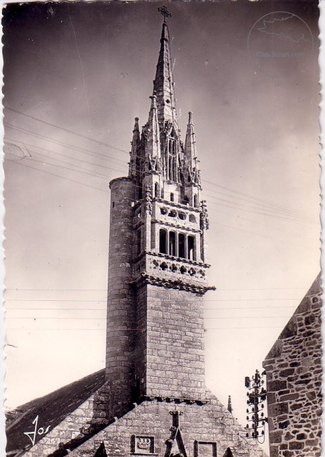 Le clocher de Saint-Clet